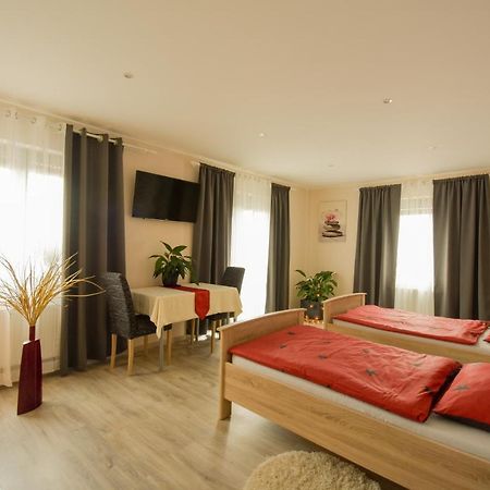 Mainzimmer - Business Apartments Hasloch  Екстериор снимка