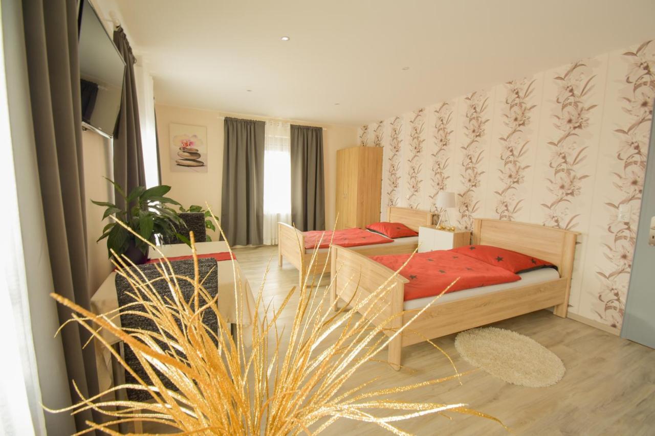 Mainzimmer - Business Apartments Hasloch  Екстериор снимка