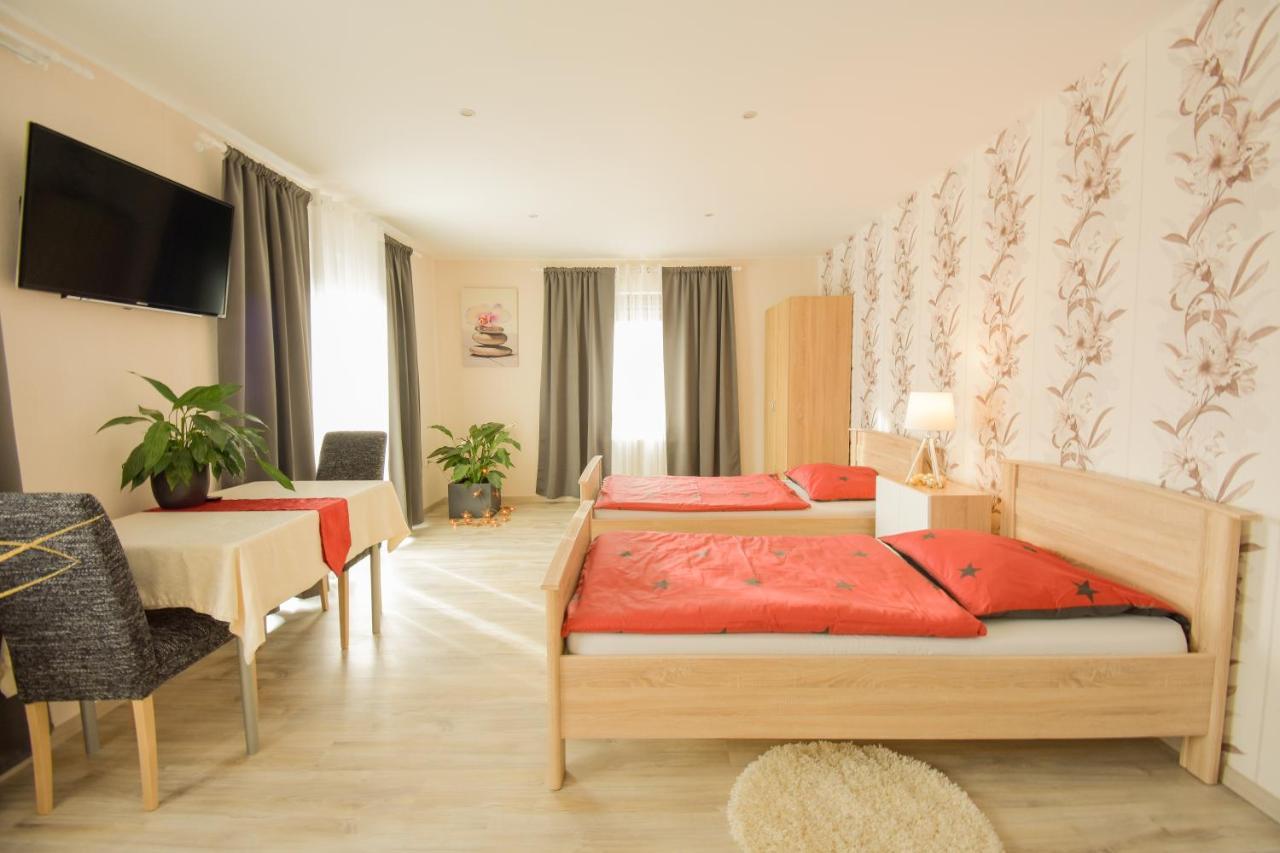 Mainzimmer - Business Apartments Hasloch  Екстериор снимка