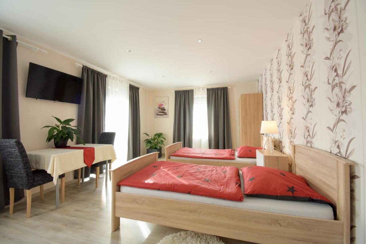 Mainzimmer - Business Apartments Hasloch  Екстериор снимка