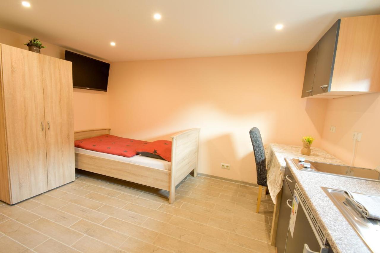 Mainzimmer - Business Apartments Hasloch  Екстериор снимка