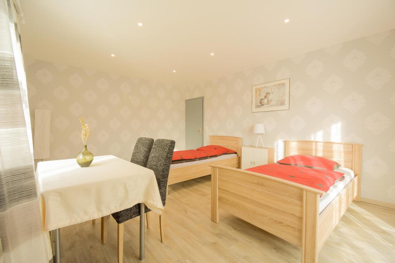 Mainzimmer - Business Apartments Hasloch  Екстериор снимка