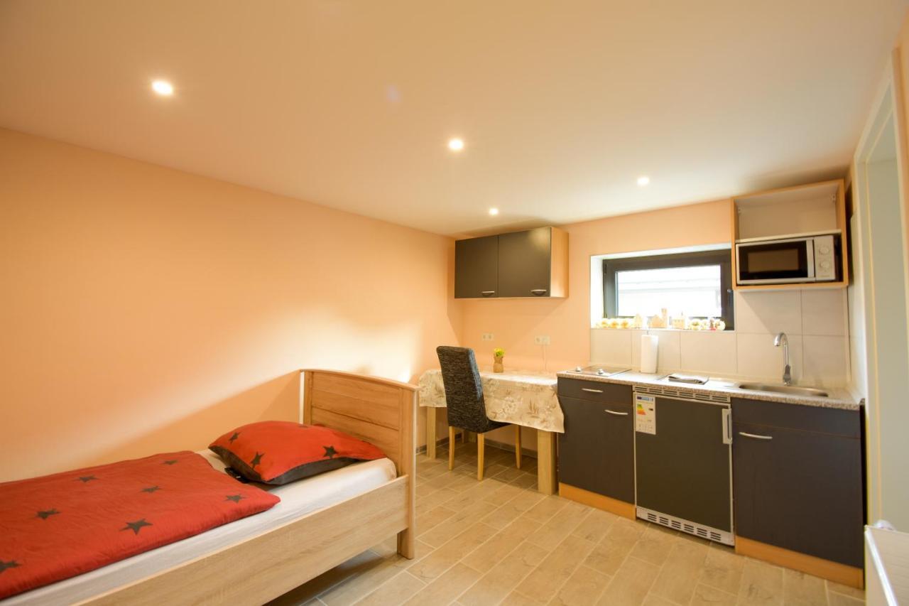 Mainzimmer - Business Apartments Hasloch  Екстериор снимка