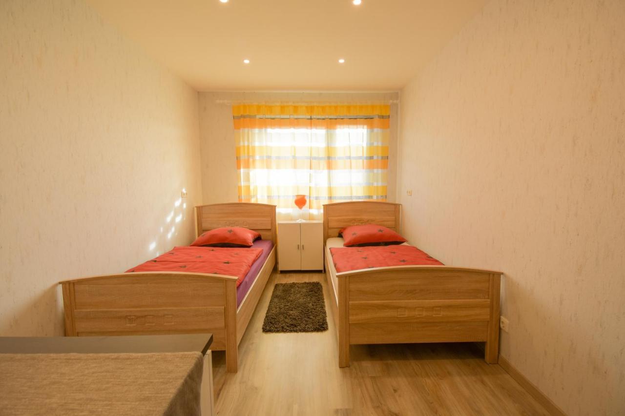 Mainzimmer - Business Apartments Hasloch  Екстериор снимка