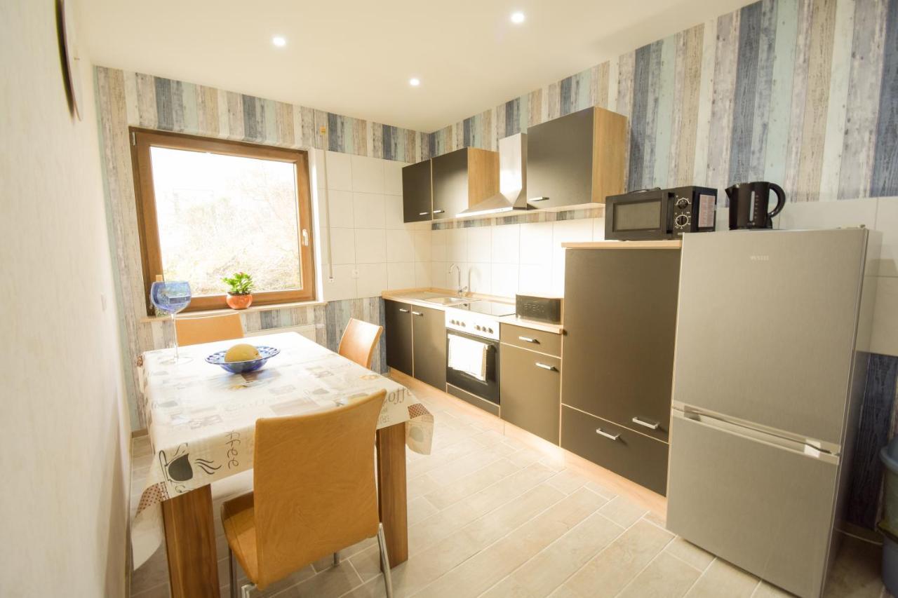 Mainzimmer - Business Apartments Hasloch  Екстериор снимка